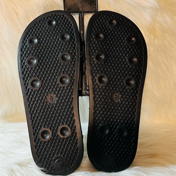 Mickey Mouse Sandals - Picture 4 of 4